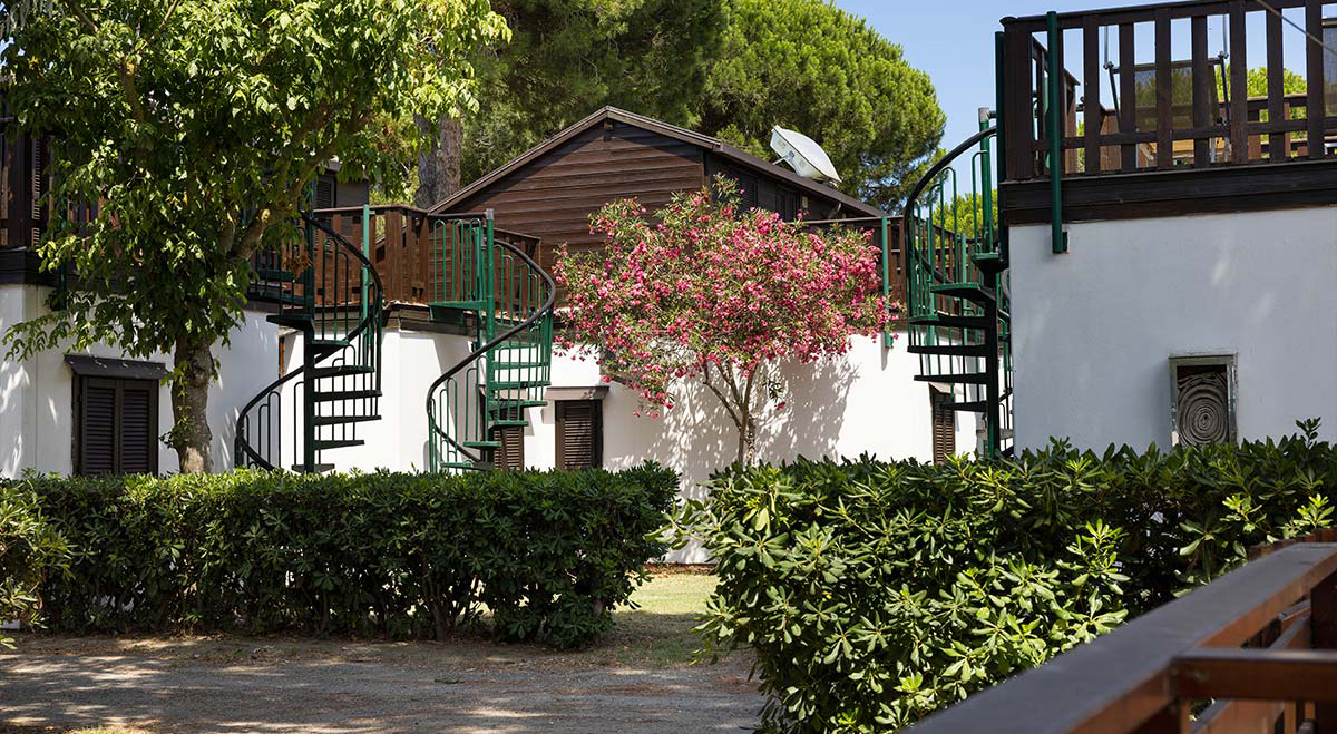 bungalow del residence mare pineta per le vacanze delle famiglie con bambini a caslborsetti in romagna